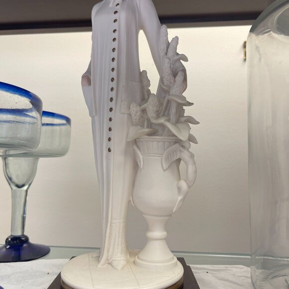 Giuseppe Armani Elegant Lady Sculpture Art Deco Style Item #0498F - Picture 3 of 4